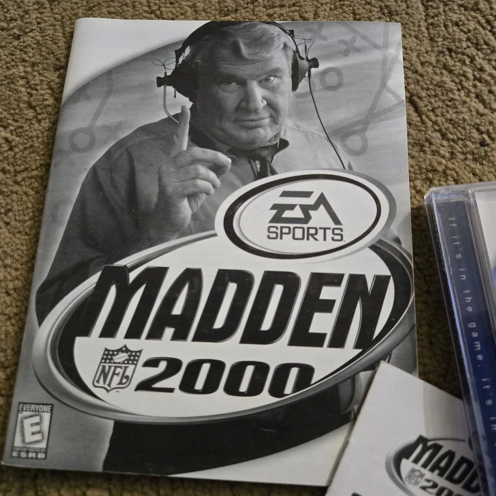 Madden NFL 2000 PC Game EA Sports Windows 95/98 Complete with Manual CIB